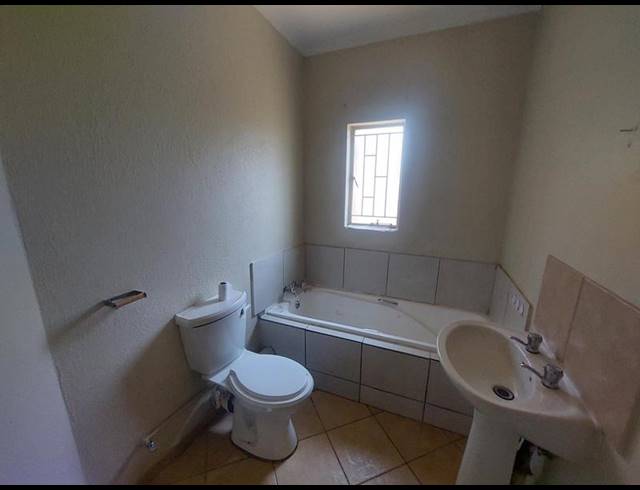 2 BEDROOM APARTMENT FOR SALE IN OLIEVENHOUTBOSCH